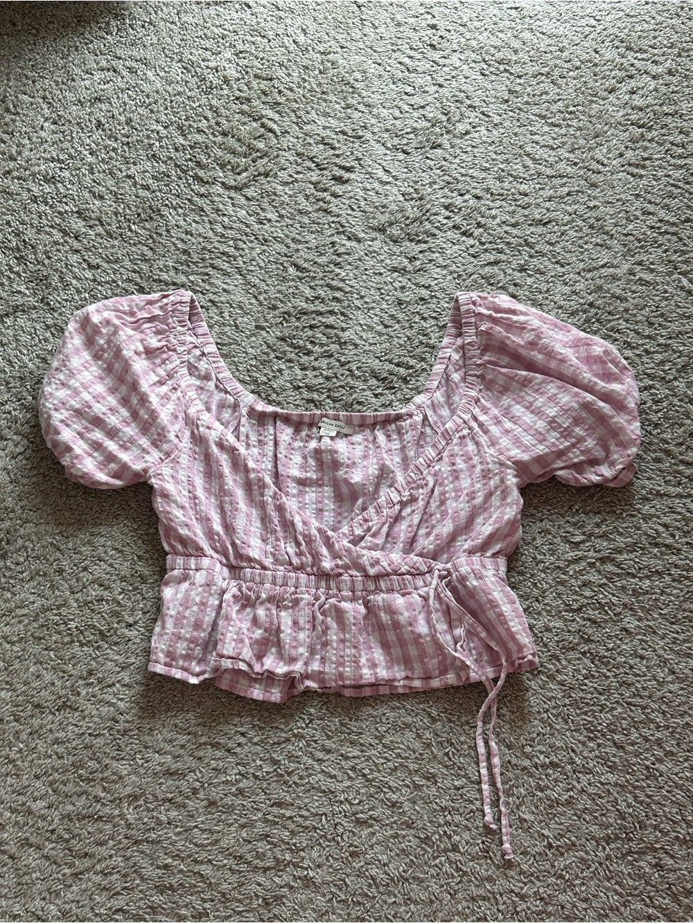 american eagle pink gingham wrap puff sleeve crop top